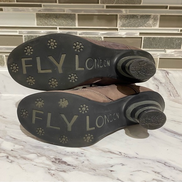 Fly London‎ - Picture 3 of 16
